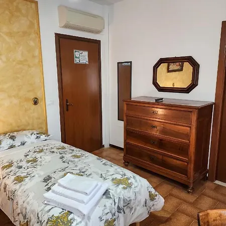 Gold Bed & Breakfast